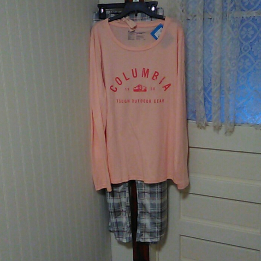Columbia 2 piece Lounge wear Peach and Gray